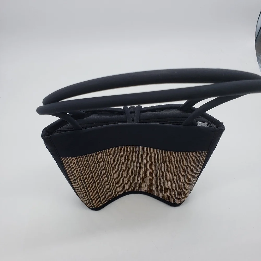 Baskets of Cambodia purse bag Women OS Black Tan Petite Curve Avi Black Striated